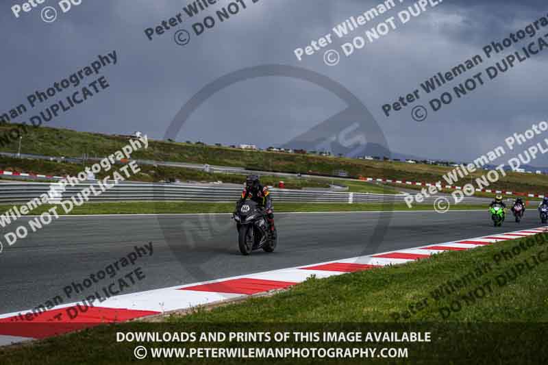 cadwell no limits trackday;cadwell park;cadwell park photographs;cadwell trackday photographs;enduro digital images;event digital images;eventdigitalimages;navarra;no limits trackdays;peter wileman photography;racing digital images;trackday digital images;trackday photos